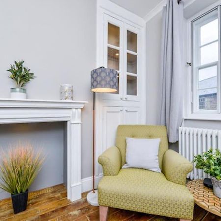Victorian Townhouse - Stamford Centre - 2 Big Bedrooms, Living Room Kitchen Etc Tastefully Decorated Bagian luar foto