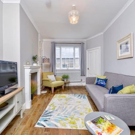 Victorian Townhouse - Stamford Centre - 2 Big Bedrooms, Living Room Kitchen Etc Tastefully Decorated Bagian luar foto