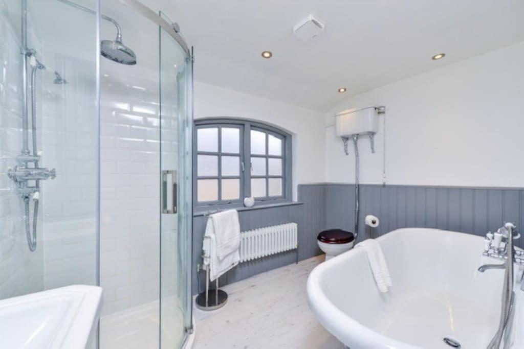 Victorian Townhouse - Stamford Centre - 2 Big Bedrooms, Living Room Kitchen Etc Tastefully Decorated Bagian luar foto